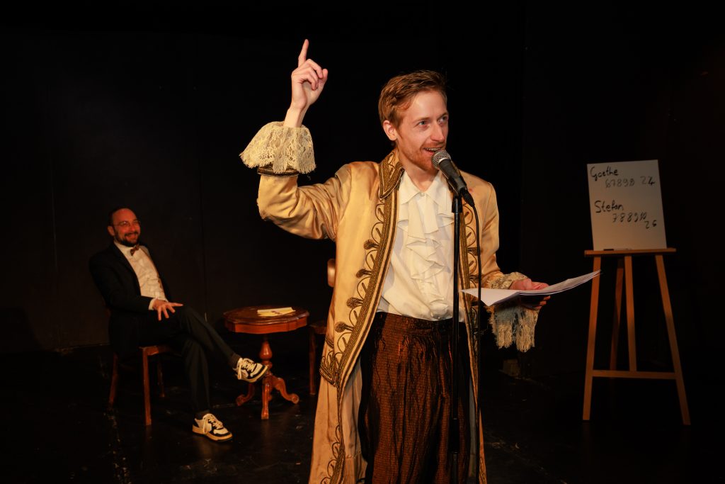 Benedict Hegemann spielt Johann Wolfgang von Goethe. | Foto: Corinna Kaiser