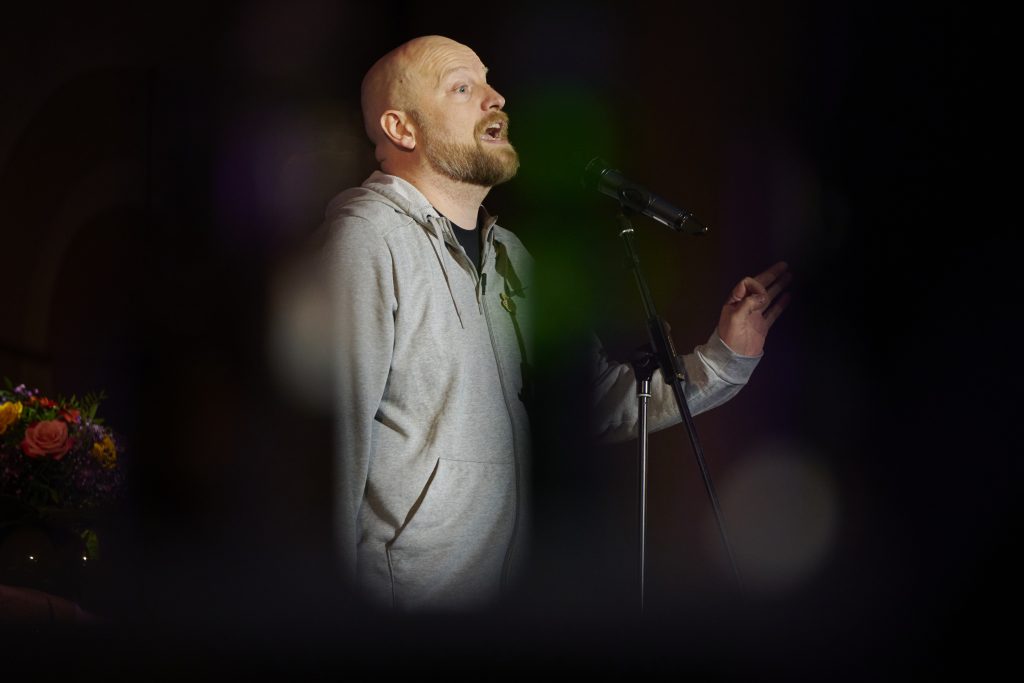 Paul Weigl, der deutschsprachige Vizemeister 2014, performt bei der Preacher Slam Show in Frankfurt.